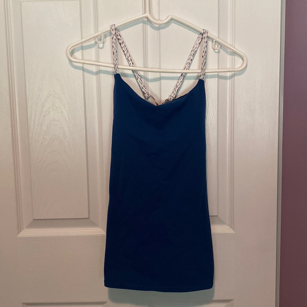 Lululemon top size 4